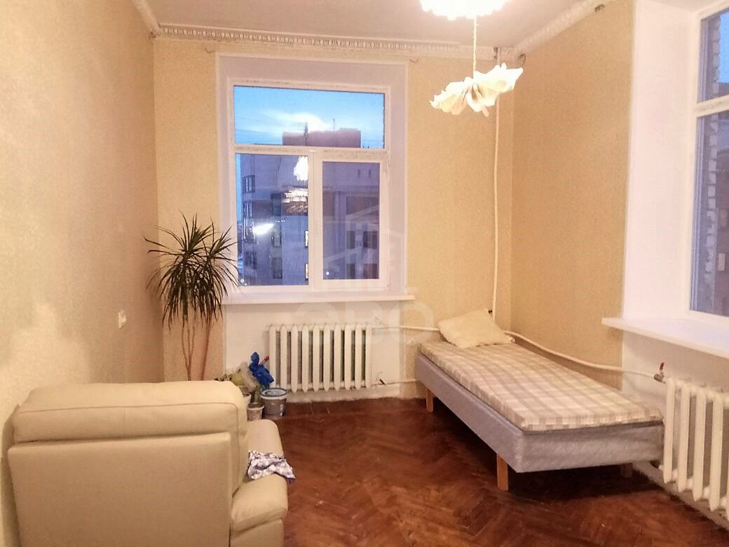 трехкомнатная квартира в Санкт-Петербурге по адресу: Смолячкова ул., 12