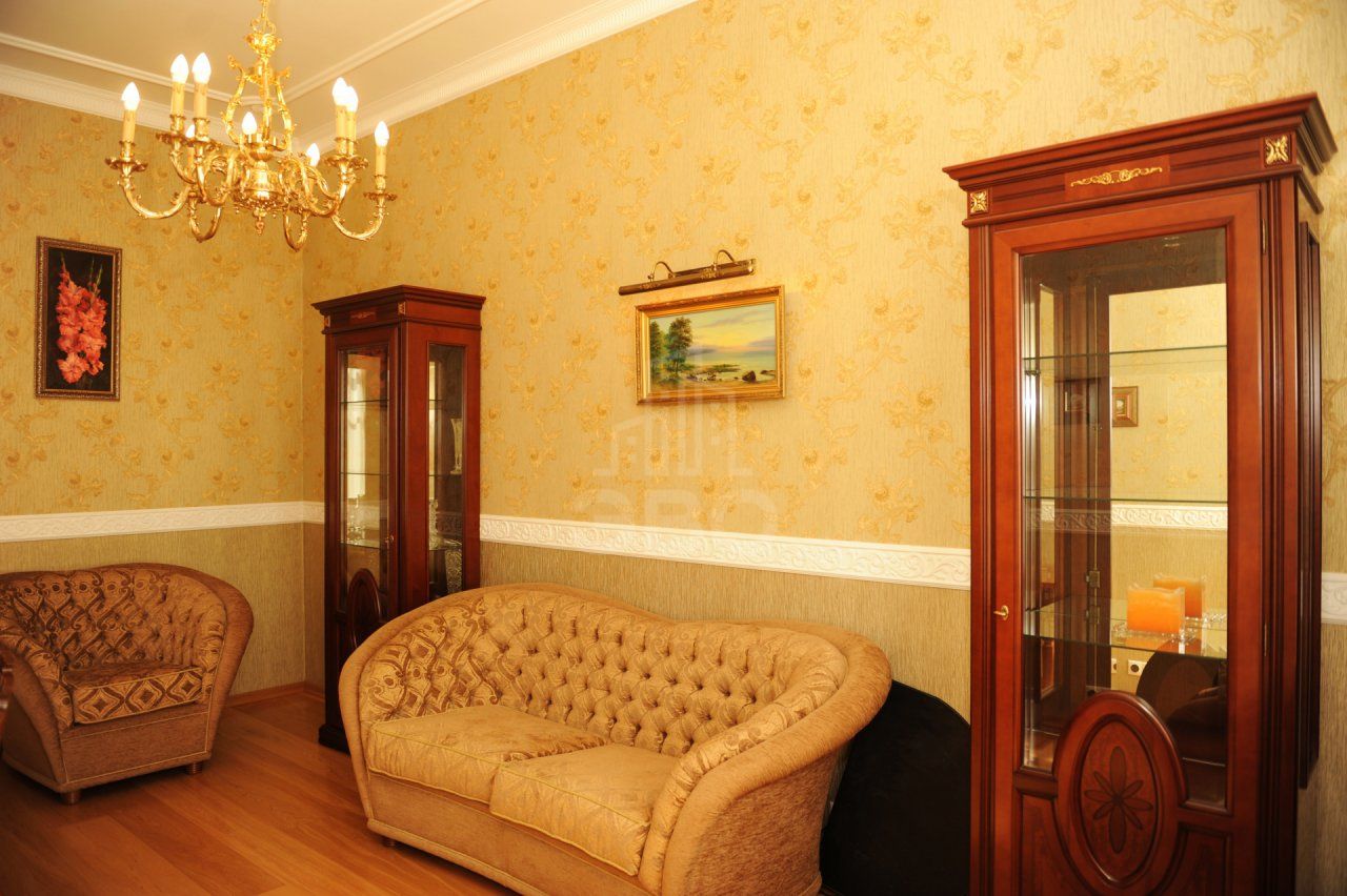 трехкомнатная квартира в Санкт-Петербурге по адресу: Виленский пер., 15