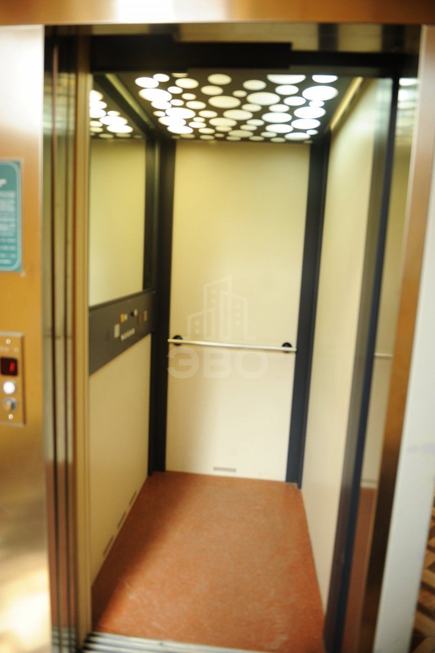 трехкомнатная квартира в Санкт-Петербурге по адресу: Виленский пер., 15