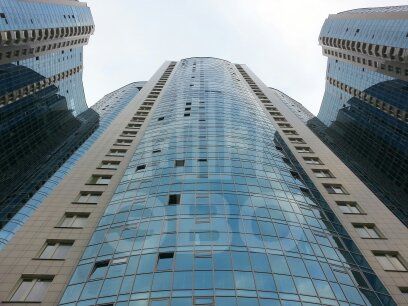 трехкомнатная квартира в Санкт-Петербурге по адресу: Обуховской Обороны пр-кт., 138