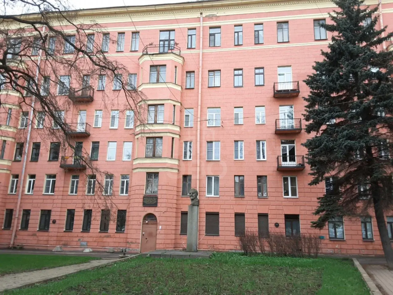 однокомнатная квартира в Санкт-Петербурге по адресу: Сердобольская ул., 1