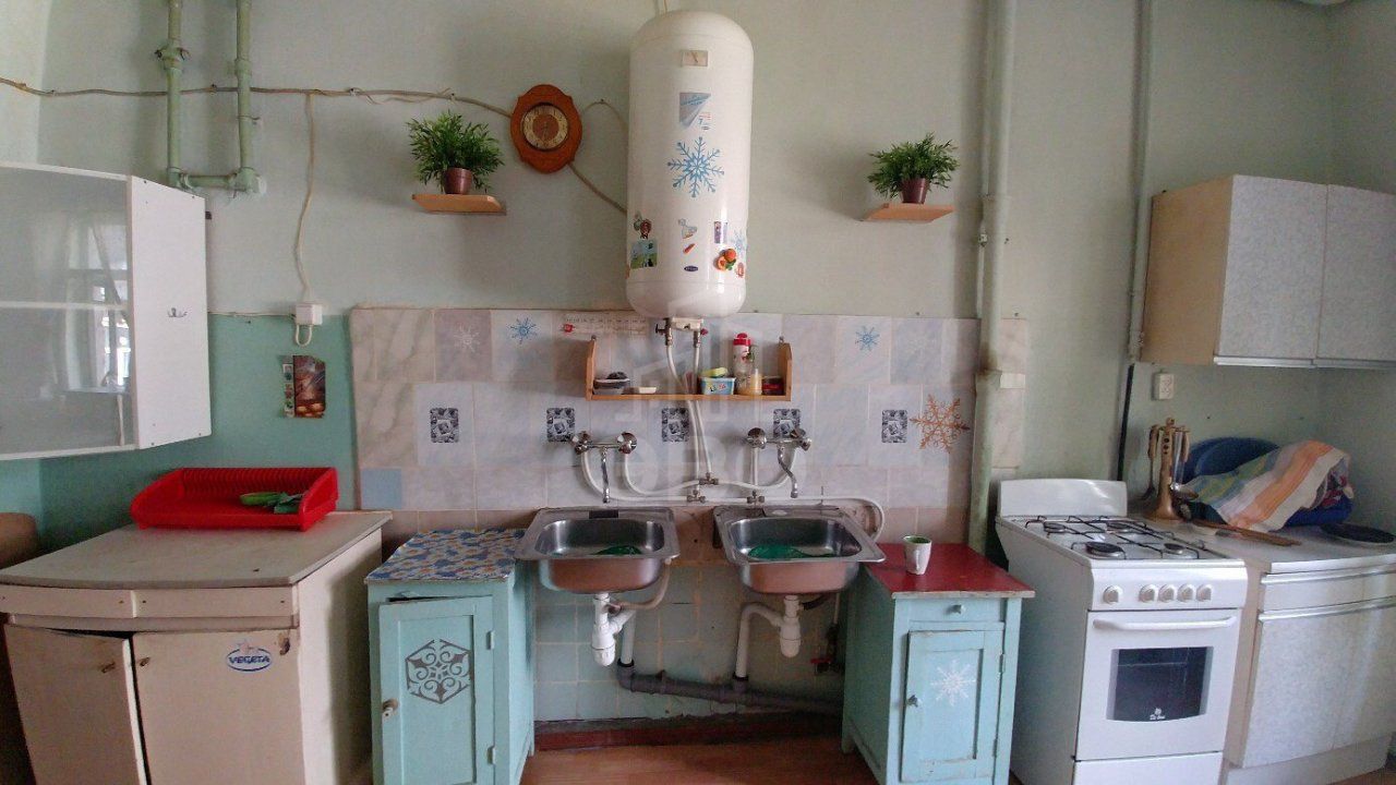 комната в Санкт-Петербурге по адресу: Большая Зеленина ул., 31