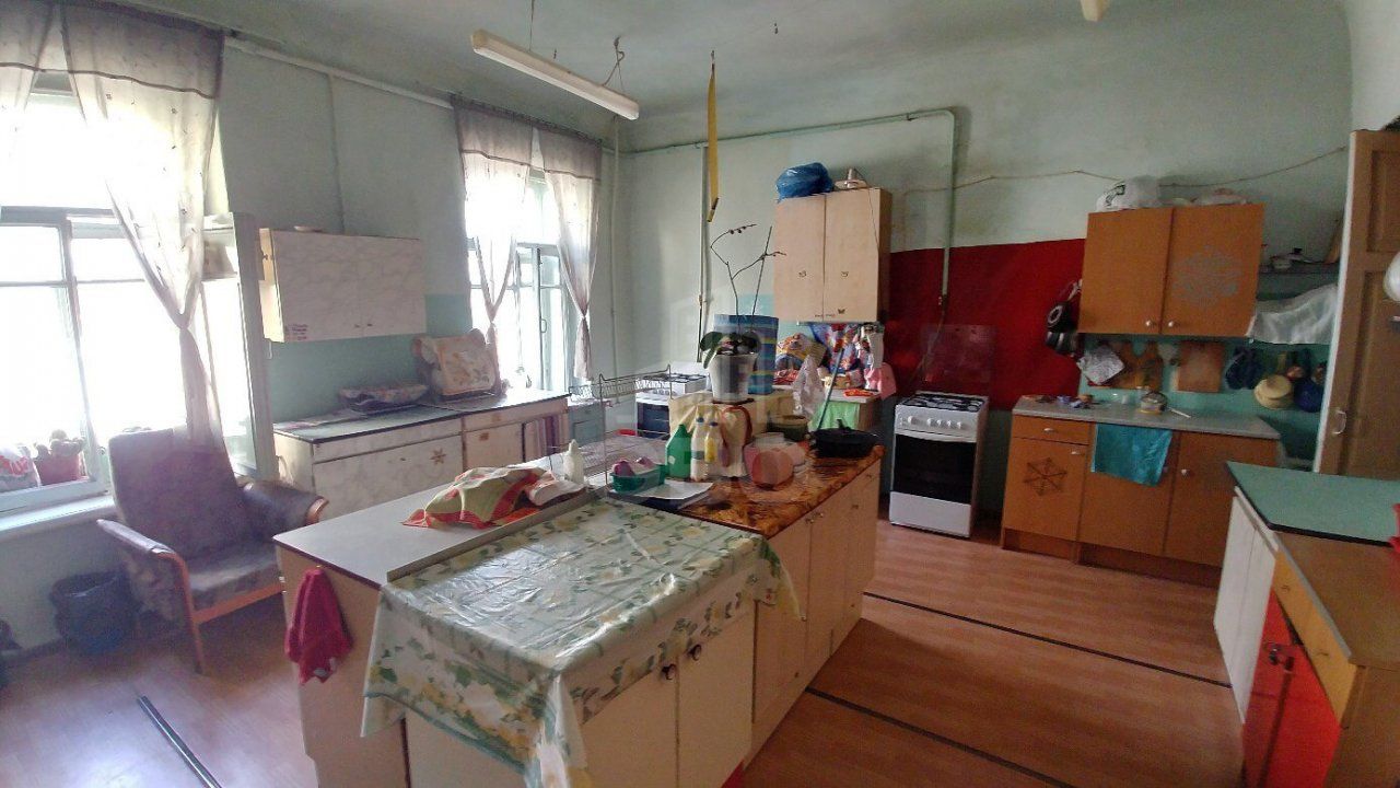 комната в Санкт-Петербурге по адресу: Большая Зеленина ул., 31