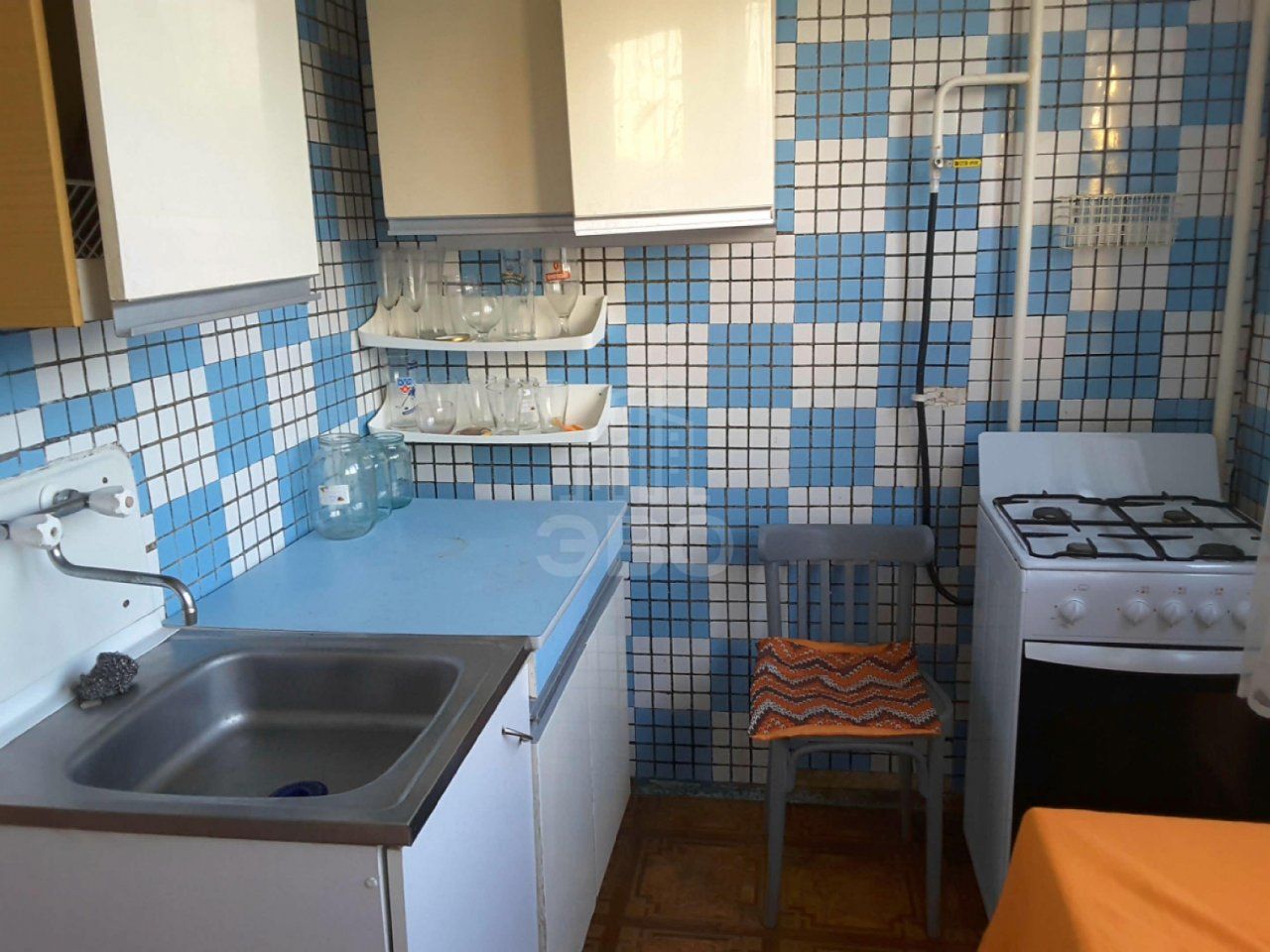 однокомнатная квартира в Санкт-Петербурге по адресу: Художников пр-кт., 24, к 3