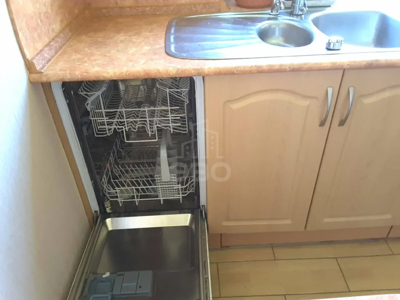 трехкомнатная квартира в Санкт-Петербурге по адресу: Светлановский проспект, 77