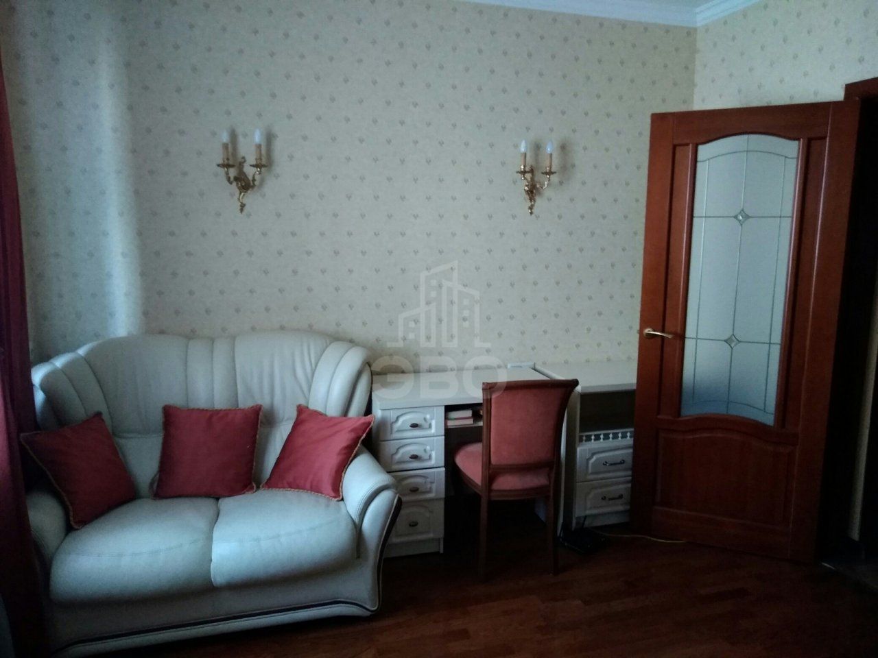 трехкомнатная квартира в Санкт-Петербурге по адресу: Олеко Дундича ул., 39, к 1