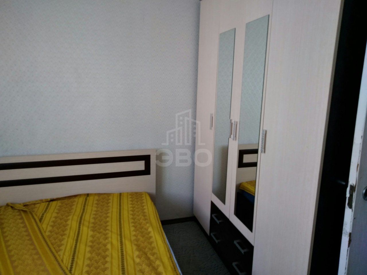 трехкомнатная квартира в Санкт-Петербурге по адресу: Олеко Дундича ул., 39, к 1