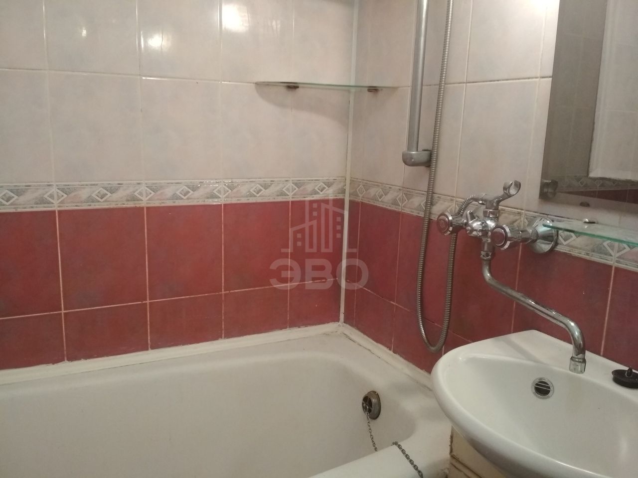 трехкомнатная квартира в Санкт-Петербурге по адресу: Олеко Дундича ул., 39, к 1