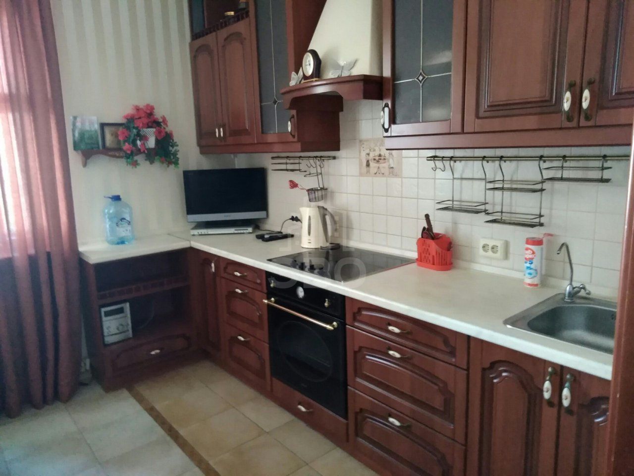 трехкомнатная квартира в Санкт-Петербурге по адресу: Олеко Дундича ул., 39, к 1