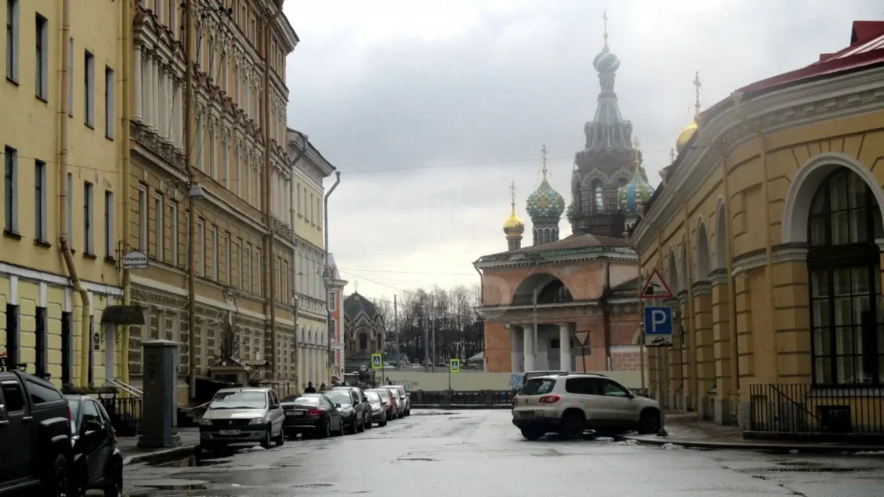 четырехкомнатная квартира в Санкт-Петербурге по адресу: Аптекарский пер., 6