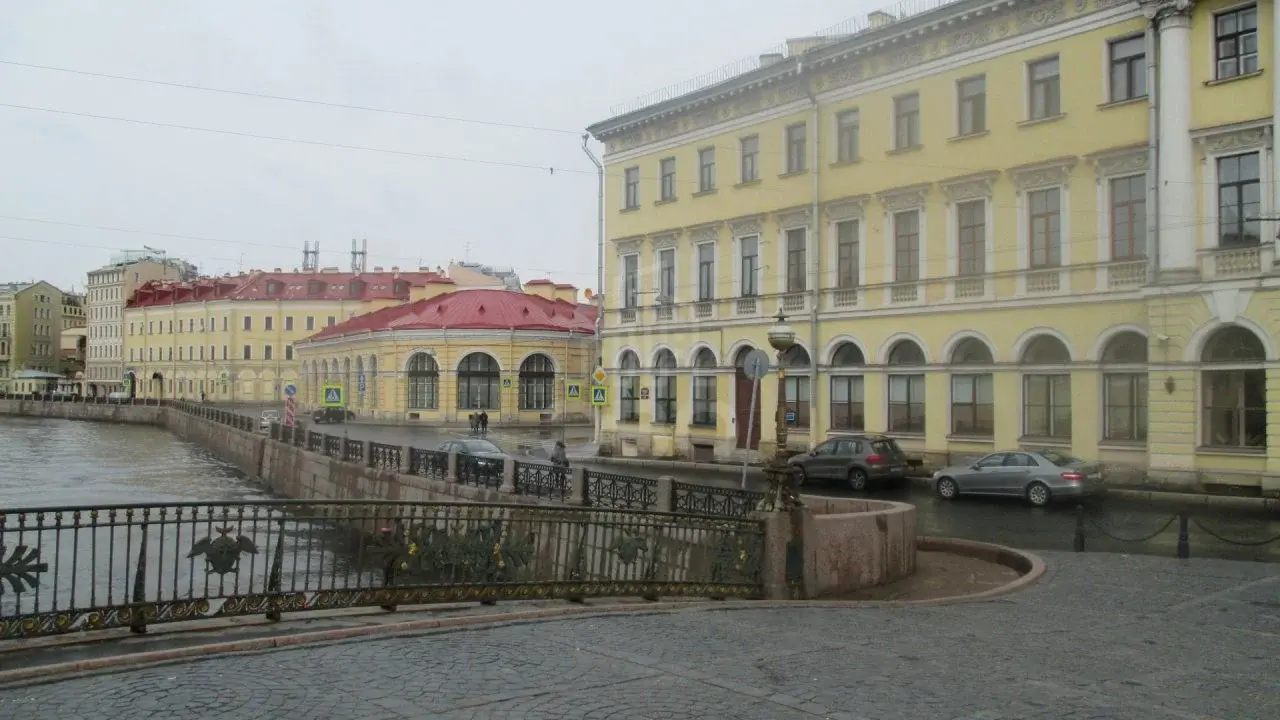 четырехкомнатная квартира в Санкт-Петербурге по адресу: Аптекарский пер., 6