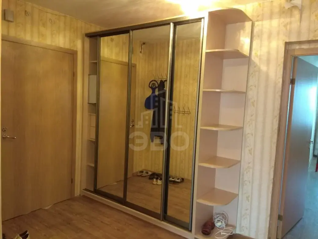 трехкомнатная квартира в Санкт-Петербурге по адресу: Михаила Дудина ул., 23, к 1
