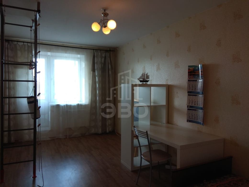 трехкомнатная квартира в Санкт-Петербурге по адресу: Михаила Дудина ул., 23, к 1