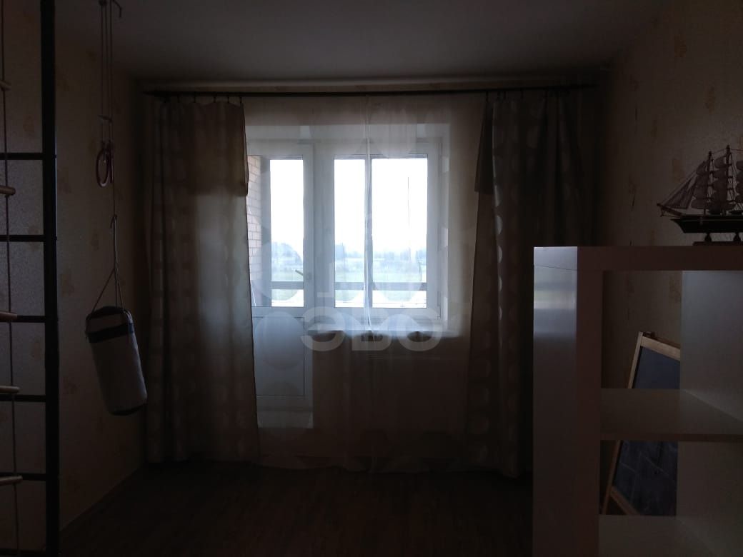 трехкомнатная квартира в Санкт-Петербурге по адресу: Михаила Дудина ул., 23, к 1