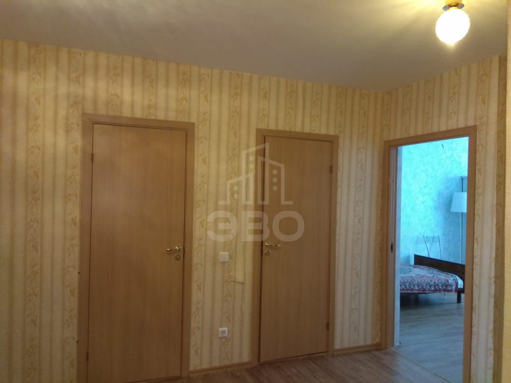 трехкомнатная квартира в Санкт-Петербурге по адресу: Михаила Дудина ул., 23, к 1