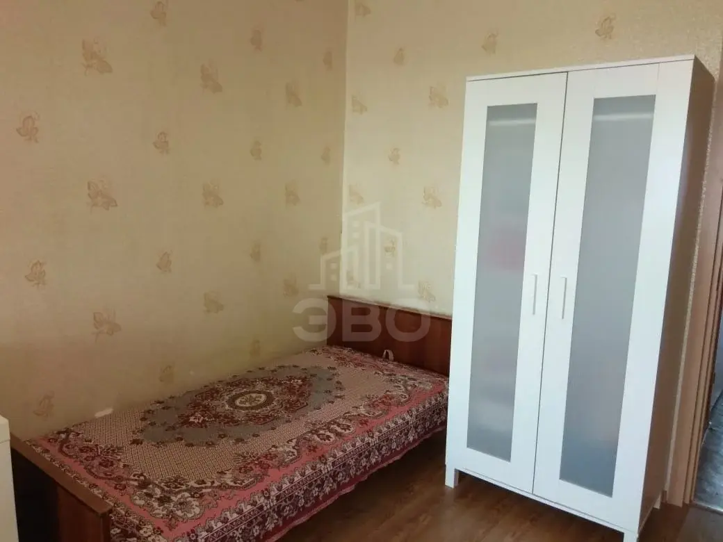 трехкомнатная квартира в Санкт-Петербурге по адресу: Михаила Дудина ул., 23, к 1