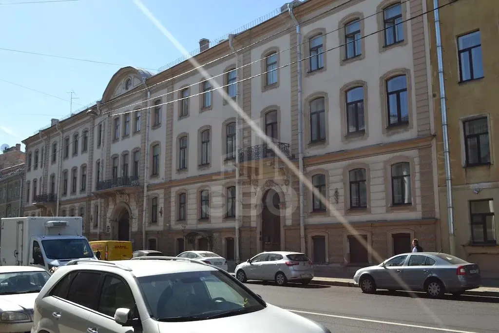 трехкомнатная квартира в Санкт-Петербурге по адресу: Миллионная ул., 11