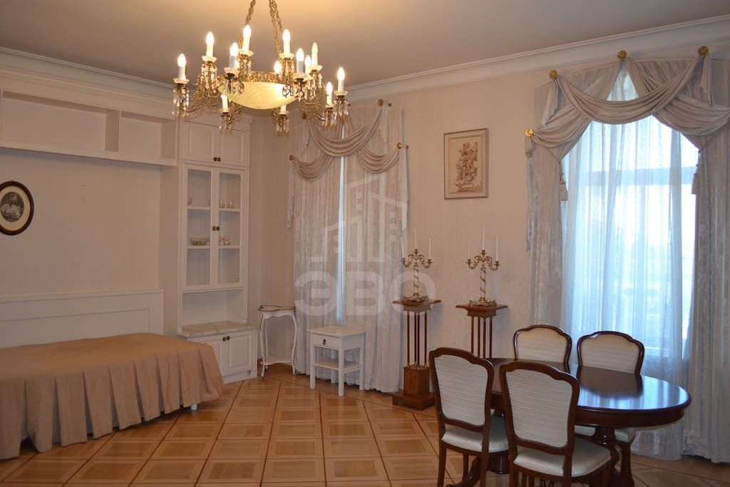 трехкомнатная квартира в Санкт-Петербурге по адресу: Миллионная ул., 11