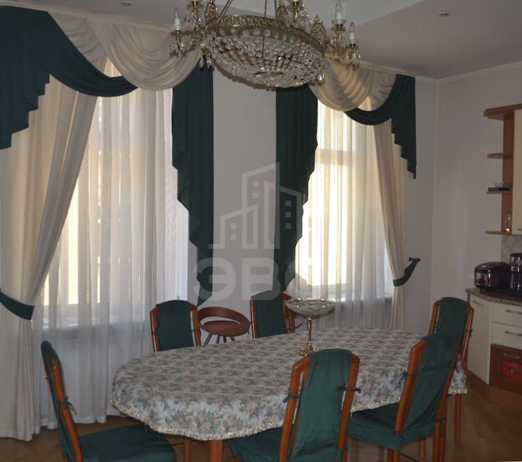 трехкомнатная квартира в Санкт-Петербурге по адресу: Миллионная ул., 11