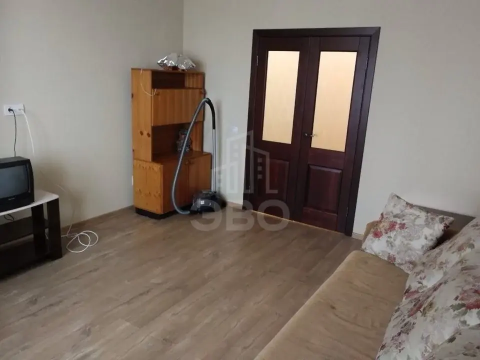 трехкомнатная квартира в Санкт-Петербурге по адресу: Австрийская ул., 4, к 1
