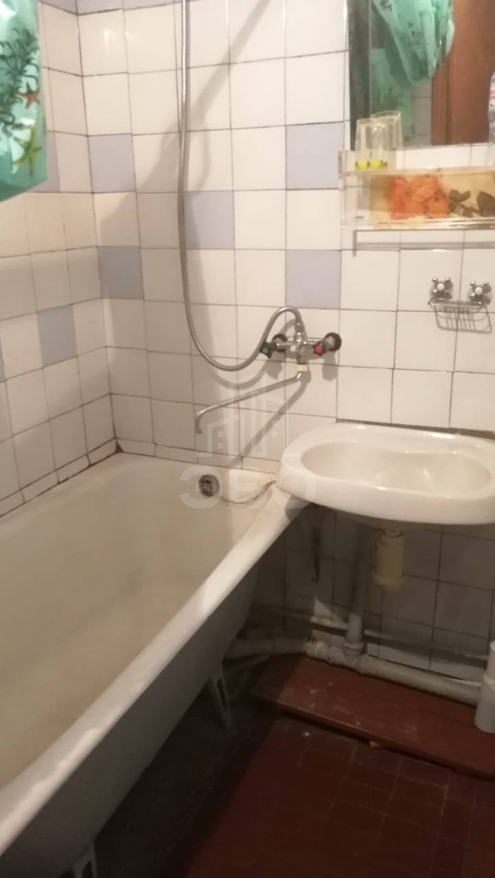 трехкомнатная квартира в Санкт-Петербурге по адресу: Рихарда Зорге ул., 15