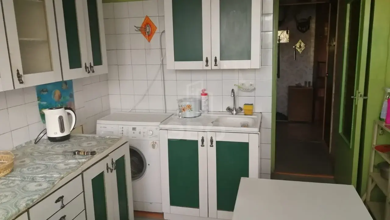трехкомнатная квартира в Санкт-Петербурге по адресу: Рихарда Зорге ул., 15
