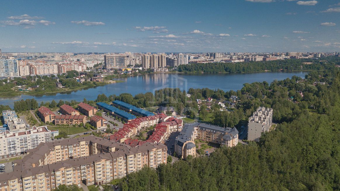 многокомнатная квартира в Санкт-Петербурге по адресу: Береговая (Шувалово) ул., 18, к 3