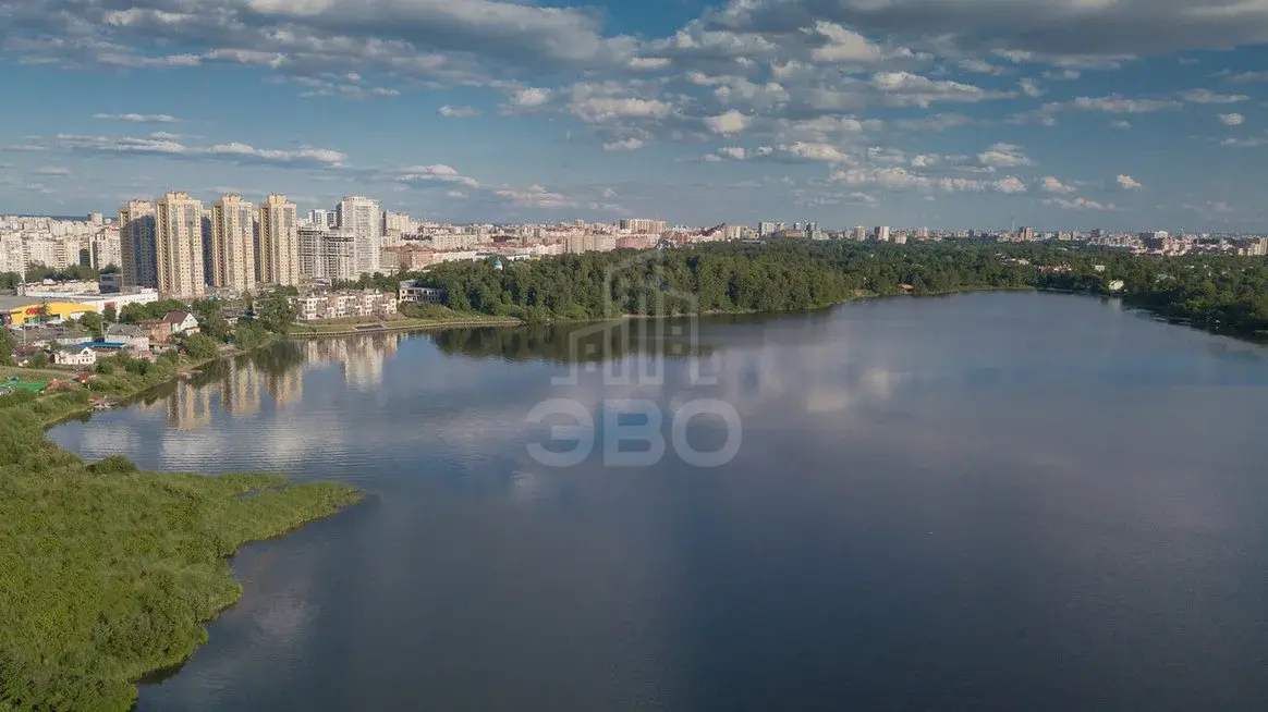 многокомнатная квартира в Санкт-Петербурге по адресу: Береговая (Шувалово) ул., 18, к 3