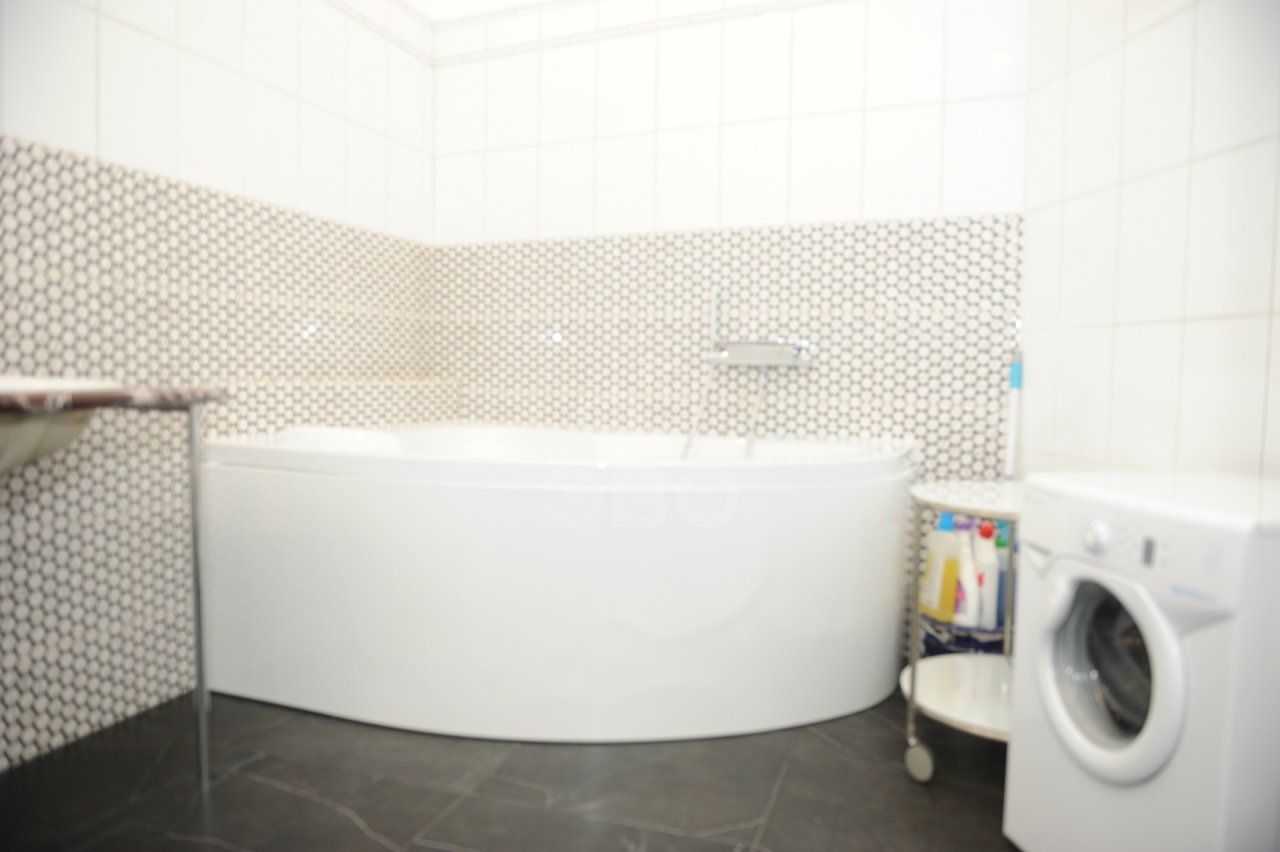 трехкомнатная квартира в Санкт-Петербурге по адресу: Грибоедова канала наб., 70