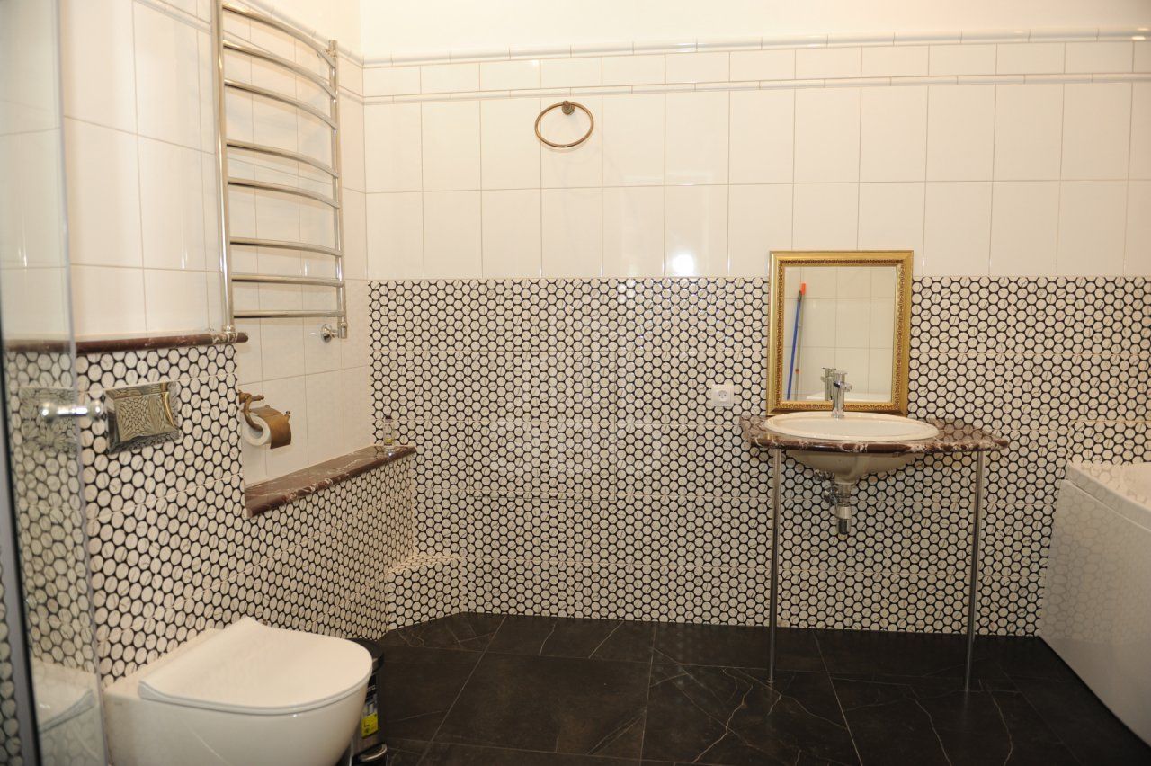 трехкомнатная квартира в Санкт-Петербурге по адресу: Грибоедова канала наб., 70