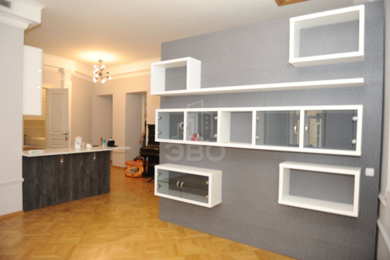 трехкомнатная квартира в Санкт-Петербурге по адресу: Грибоедова канала наб., 70