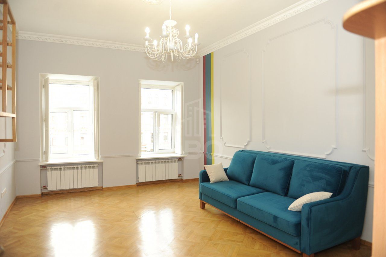 трехкомнатная квартира в Санкт-Петербурге по адресу: Грибоедова канала наб., 70