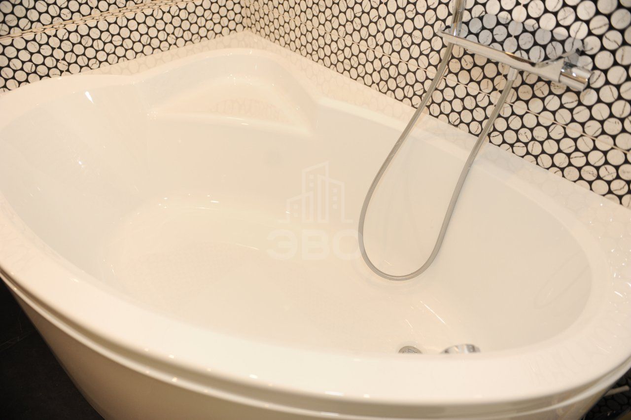 трехкомнатная квартира в Санкт-Петербурге по адресу: Грибоедова канала наб., 70