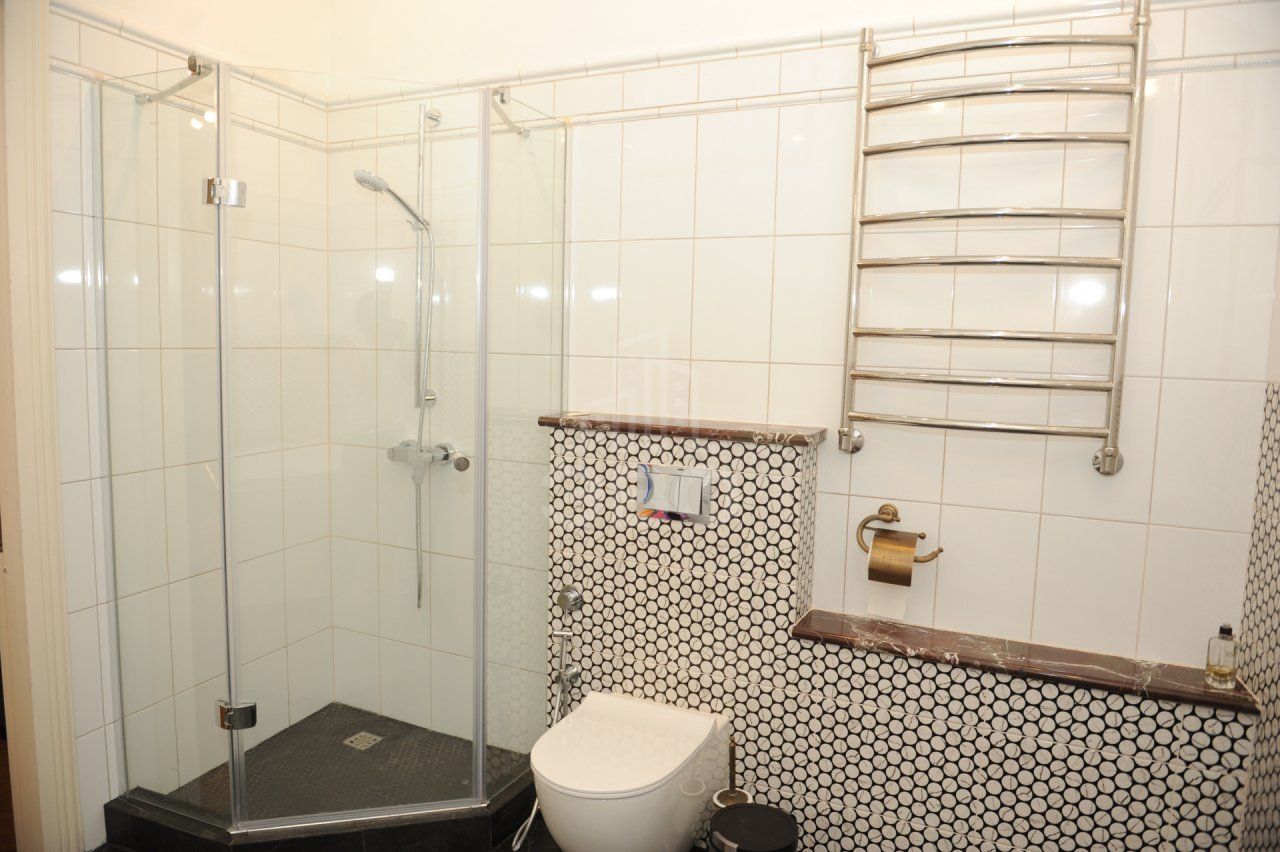 трехкомнатная квартира в Санкт-Петербурге по адресу: Грибоедова канала наб., 70