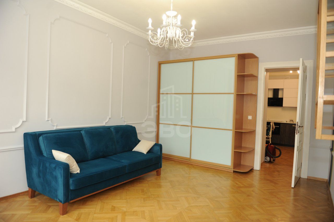 трехкомнатная квартира в Санкт-Петербурге по адресу: Грибоедова канала наб., 70