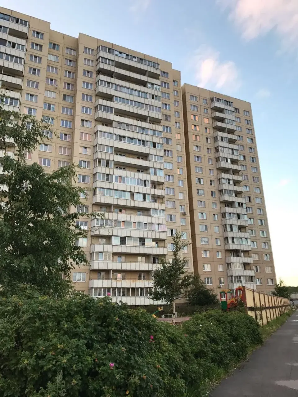 однокомнатная квартира в Санкт-Петербурге по адресу: Маршала Казакова ул., 44, к 1