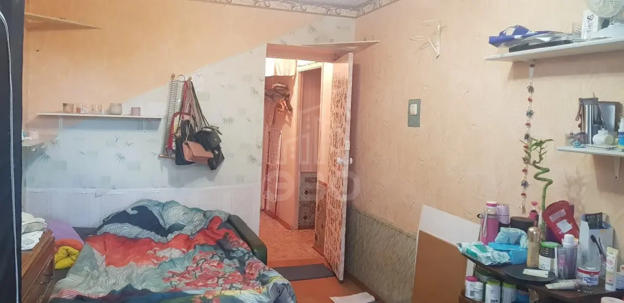 трехкомнатная квартира в Санкт-Петербурге по адресу: КИМа пр-кт., 4