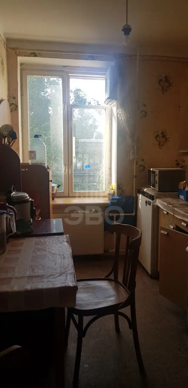 трехкомнатная квартира в Санкт-Петербурге по адресу: КИМа пр-кт., 4