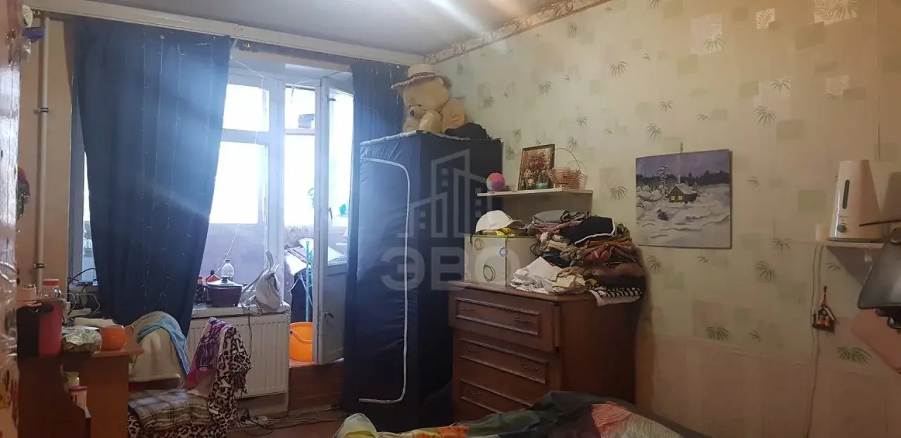 трехкомнатная квартира в Санкт-Петербурге по адресу: КИМа пр-кт., 4