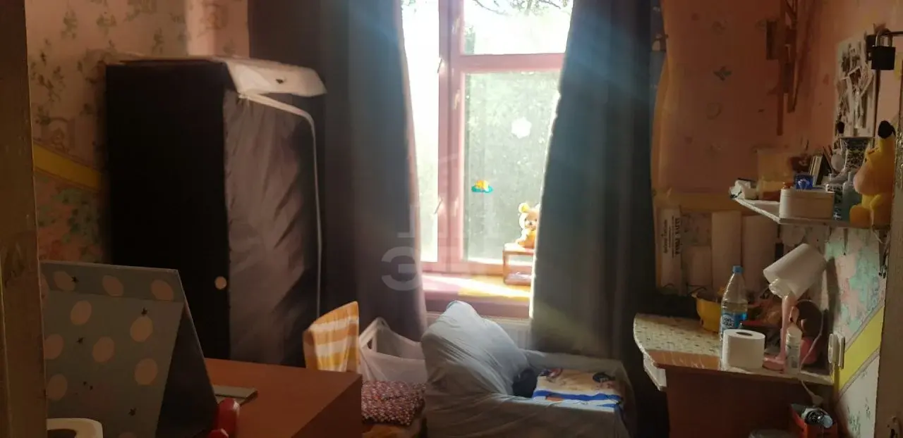 трехкомнатная квартира в Санкт-Петербурге по адресу: КИМа пр-кт., 4