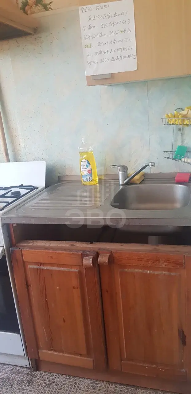 трехкомнатная квартира в Санкт-Петербурге по адресу: КИМа пр-кт., 4