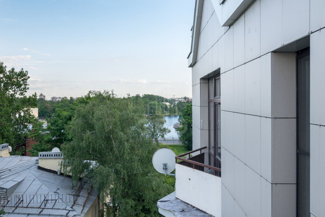 четырехкомнатная квартира в Санкт-Петербурге по адресу: Приморский проспект, 59