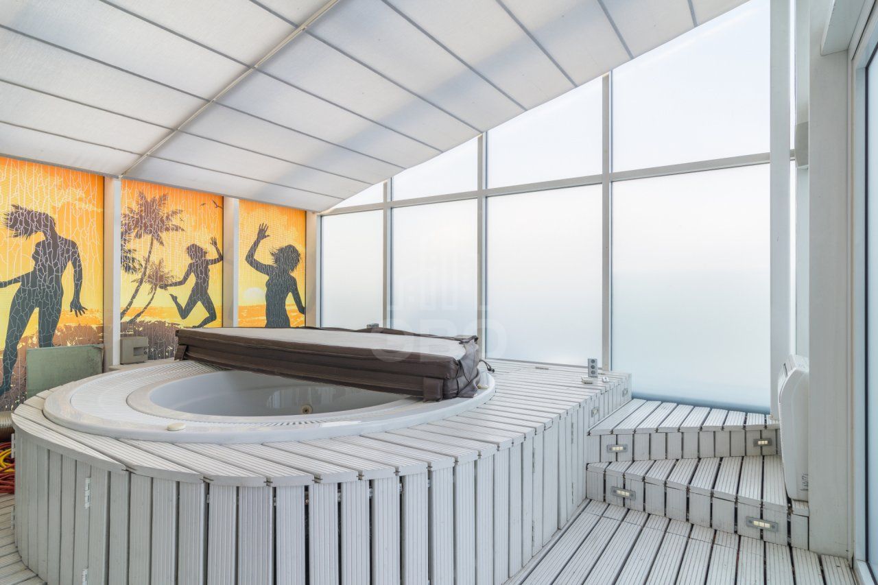 четырехкомнатная квартира в Санкт-Петербурге по адресу: Приморский проспект, 59