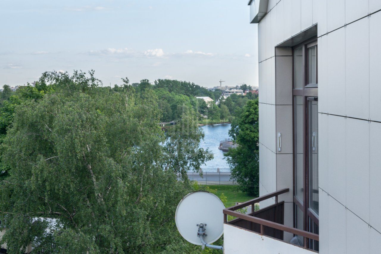 четырехкомнатная квартира в Санкт-Петербурге по адресу: Приморский проспект, 59