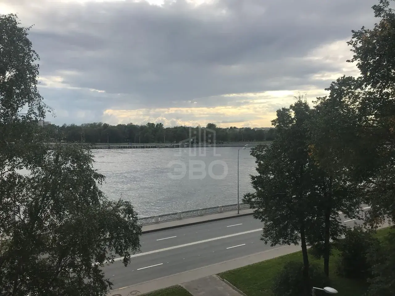 однокомнатная квартира в Санкт-Петербурге по адресу: Октябрьская наб., 78, к 1