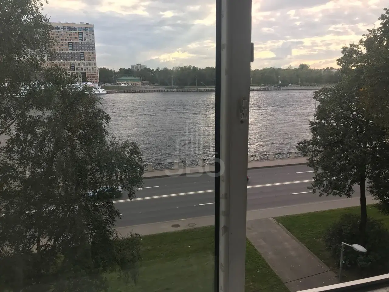 однокомнатная квартира в Санкт-Петербурге по адресу: Октябрьская наб., 78, к 1