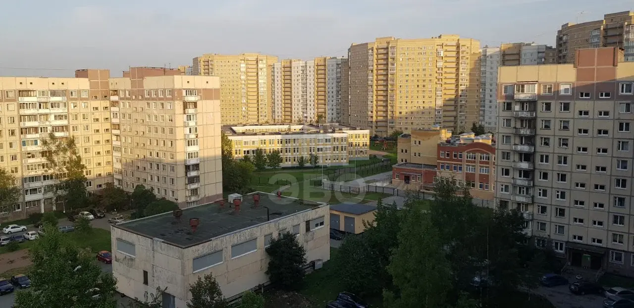 трехкомнатная квартира в Санкт-Петербурге по адресу: Турку ул., 27