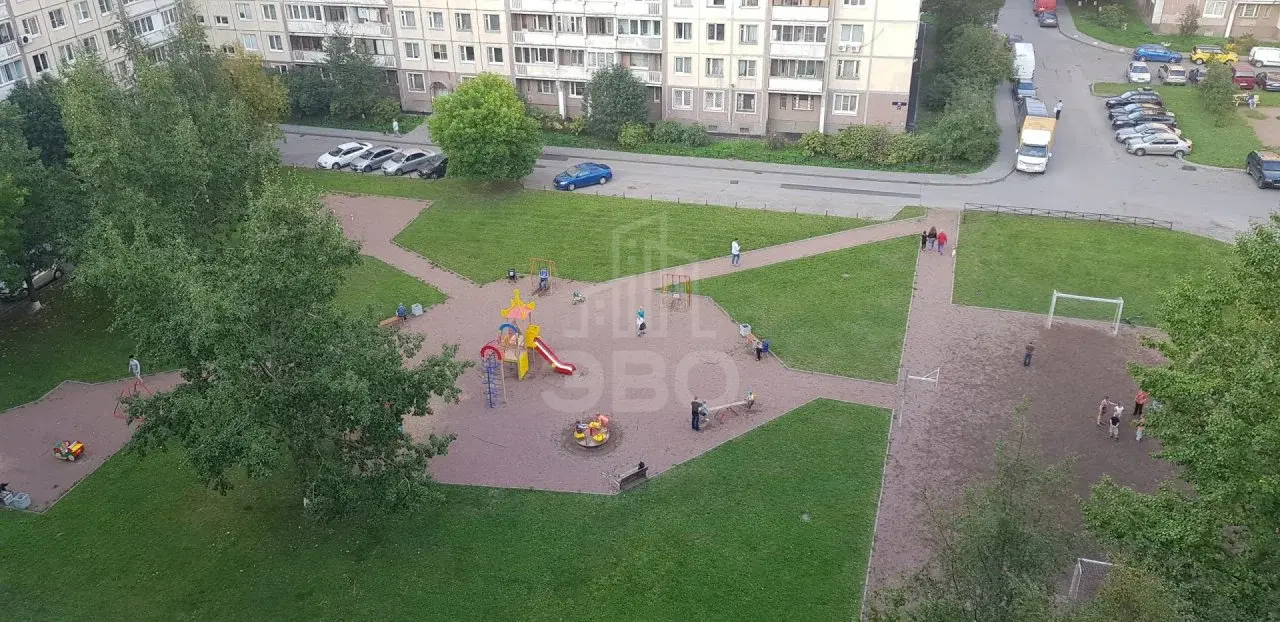 трехкомнатная квартира в Санкт-Петербурге по адресу: Турку ул., 27