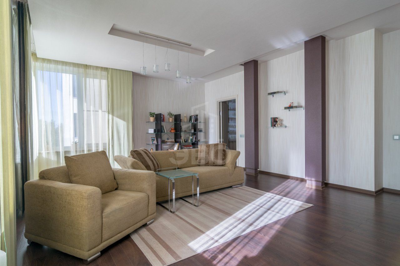 четырехкомнатная квартира в Санкт-Петербурге по адресу: Дубковское ш., 38