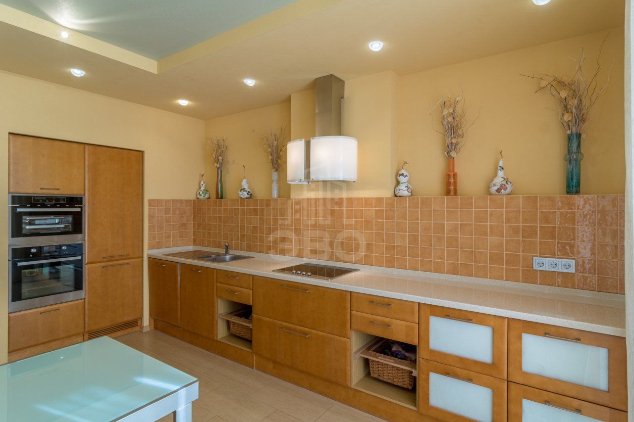 четырехкомнатная квартира в Санкт-Петербурге по адресу: Дубковское ш., 38